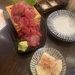 Nakaochi 100 Yen no Izakaya Maguronchi Takadanobabaekimaeten - マグロ中落ち