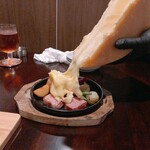 Cheese Dining Zolo - とろ〜りラクレットチーズ　1980円