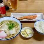 Utsumi - うどんを汁にした定食なのだ