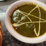 インド料理 ビシュヌ - ほうれん草チキンカレー