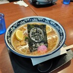 舟島屋 - 料理写真:牛骨ラーメン