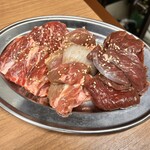 Yakiniku Horumon Jingisukan Gotsubo - 