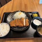 Miraku - ロースカツ定食 1100円❗️