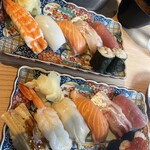 Sushi to Kushi to Watakushi Nagoya Sakae Ten - 握り　普通ランチ(手前) 贅沢ランチ(奥)