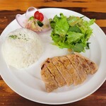 Cafeブリューベル - 料理写真:◇厚切りポークの焦がし味噌仕立てプレート (ドリンク付き)