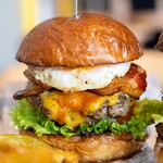 1/3 HAMBURGER FACTORY - 料理写真:2024.6 ベーコンエッグチーズバーガー（1,900円）