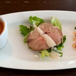 カフェ イルマーレ - 料理写真:ランチ　前菜３点盛合せ　ガスパチョ　ローストポーク　鯛のカルパッチョ