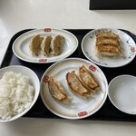 Gyoza no Osho Nigata Omi Ten - 餃子食べ比べ！