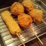 Kushi Katsu no Mise Kushitora - 左からハムカツ、ツクネ×２