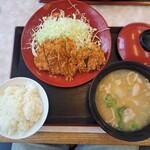 Katsuya Aichi Katsukawa Inter Ten - ロースかつ定食。(豚汁サイズアップ)。