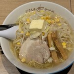 どさん子 - 塩ラーメン　大盛り　+　バター　930円