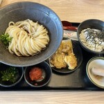 Yamashita Honki Udon Dekkusu Tokyo Bichi - 