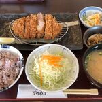 とんかつ一番 かつわか - 料理写真:林SPFロースかつ定食