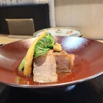 Mochi Hana - 豚バラ角煮880円