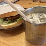 Komeda Coffee Ten Kobe Nada Ten - 自慢のドミグラスバーガー、アイスコーヒー