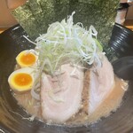 横浜ラーメン てっぺん家 - 