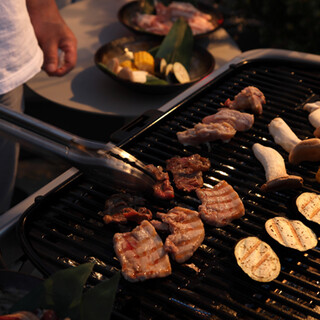 新宿のど真ん中、手ぶらで楽しめる【貸切BBQプラン】が自慢◎