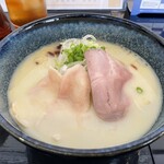 ラーメン 感動の鶏虜 - 