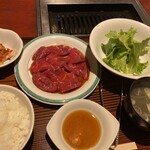 バリバリ - ランチのライトカルビ1.5倍定食　鶏肉のような淡白なお肉でヘルシー