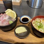 海鮮屋台 まりも家 - 料理写真:ミニ海鮮丼