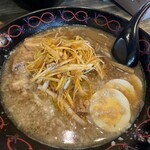 Ramen Golgi - 辛ネギがスープに合います