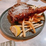 THE CRAFT Bar and Grill - 熟成チーズと黒胡椒のフライドチキン