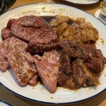 炭火焼肉 京城苑 - ハラミはタレに限るねぇ〜(笑)