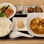 Chinese Kitchen 由里 - 大海老チリソース定食