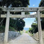 すなば珈琲 - 白兎神社の鳥居からは海が見えて素敵な景色です♪