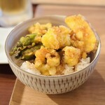 楽々 - 鱧の天丼 ゴロゴロ