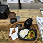 no1 - グリーンカレーと海老パンを注文