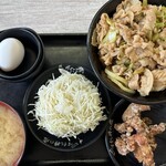 伝説のすた丼屋 - すた丼(並)、唐揚げセット　※29日肉1.5倍