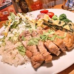 イタリアン食堂＆酒場 Cabin 125-Alpha - チキンステーキ＆ガーリックライスのワンプレートランチ