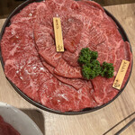 Beef Suzuki - ミスジ２２９９円×２、シンシン１８５９円×２。シンシンも最初の一枚はアテンドしていただきました。いずれも上質かつボリュームがあります。