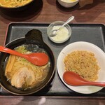 Ebi Tonkotsu Ramen Haruki Ionmorayagawaten - 