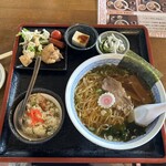 ラーメン太郎 - 料理写真: