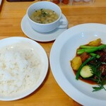 カフェ ドゥ ラペ - 料理写真:牛バラ肉の赤ワイン煮込み