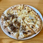 Pizzeria Bashamichi Gyoda Ten - 牛そぼろ、3種チーズ