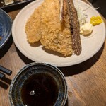 もつ焼き エンジン - 上アジフライ、ポン酢だれ。