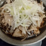 Edomae Tachigui Niku Soba Niku Udon Nojirou - 具材のアップ