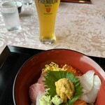 食事処 海峡 - プレミアムモルツと海鮮丼の弁慶丼