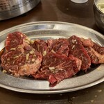 大衆ホルモン肉力屋 - 牛ハラミ定食(120g)