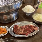 大衆ホルモン肉力屋 - 牛ハラミ定食(120g)