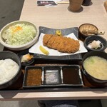 Kuro Katsu Tei Chuo Eki Honten - 