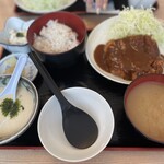 どん平 - 料理写真:とんかつと麦とろのセット定食