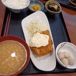 うお市 - １時過ぎでは、日替わりの、白身フライランチ@850円(税込み)のみとなり、これを頂きました。
            