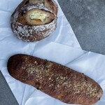 KANEL BREAD - ハラペーニョとトマト、クランベリーとクリームチーズ