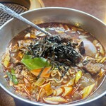 横濱焼肉 あぎゅう - カルビラーメン 温玉入り