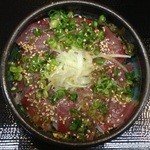 Ryoshi Goya - 日本海天然ハマチのネギ塩丼890円