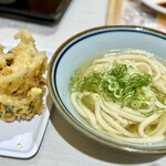 香川一福 - かけうどん/冷(500円), かき揚げ(200円)